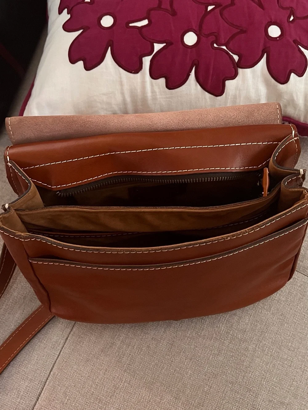Patricia Nash :  Classic Brown Leather Crossbody Bag